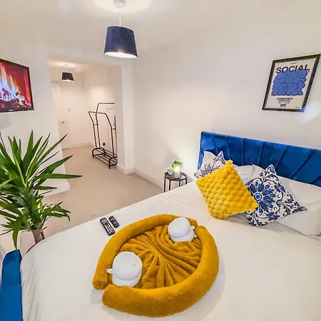 The Wanderer 3 Bedroom By Altoluxoexperience Short Lets & Serviced With Free Parking & Wifi London