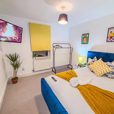 The Wanderer 3 Bedroom By Altoluxoexperience Short Lets & Serviced With Free Parking & Wifi Apartment