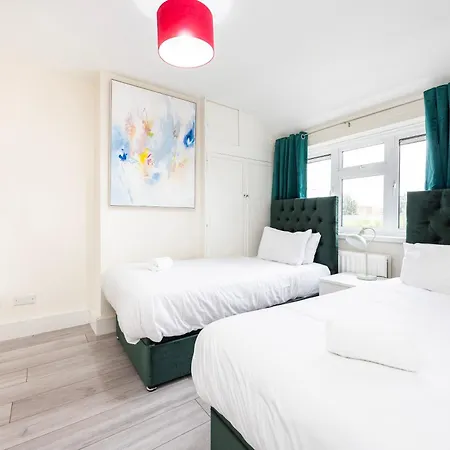 Apartment Garland Modern Close To Station 3 Bedroom *