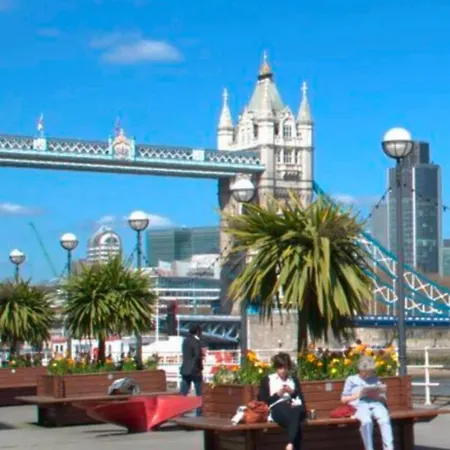 Tower Bridge Shad Thames Chiq Gated Parking * 伦敦