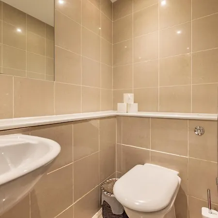 公寓 Sunshine In My Mood - 2 Bedroom Flat In Battersea *