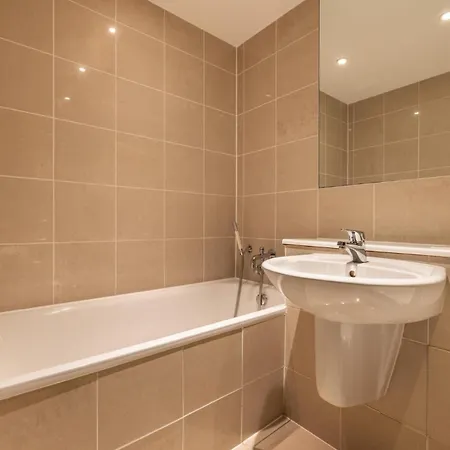 公寓 Sunshine In My Mood - 2 Bedroom Flat In Battersea 伦敦