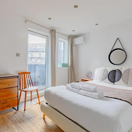 Contemporary 2bd Flat With Balcony Shoreditch