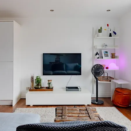 Apartment Contemporary 2bd Flat With Balcony Shoreditch