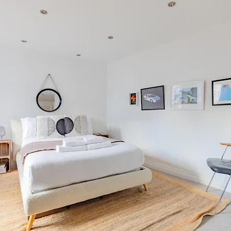 Apartment Contemporary 2bd Flat With Balcony Shoreditch
