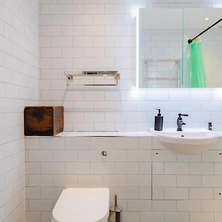 Apartment Contemporary 2bd Flat With Balcony Shoreditch London