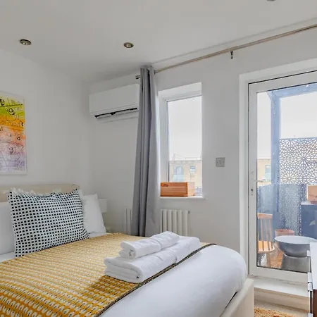 Contemporary 2bd Flat With Balcony Shoreditch Apartment London