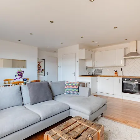 Contemporary 2bd Flat With Balcony Shoreditch *