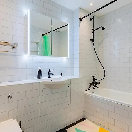 Contemporary 2bd Flat With Balcony Shoreditch Apartment *
