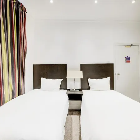 Shelton Hotel, Finsbury Park