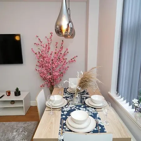 Comfortable Family Sussex Garden Apartment