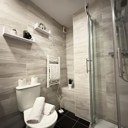 Comfortable Family Sussex Garden Apartment *