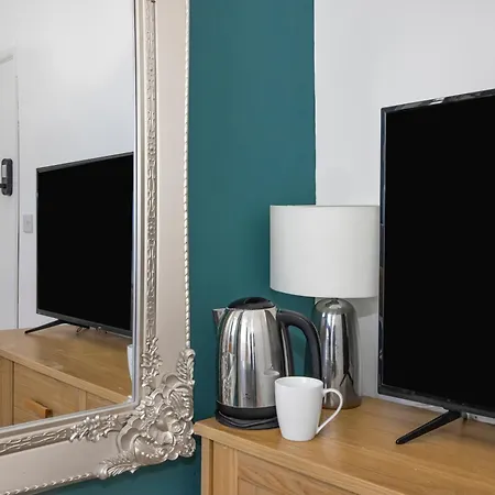 Pimlico Hub Guest house London