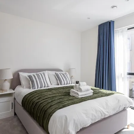 公寓 Fulham Luxury High-spec With Large Balcony, Location, Near Fulham And Chelsea Stadiums *