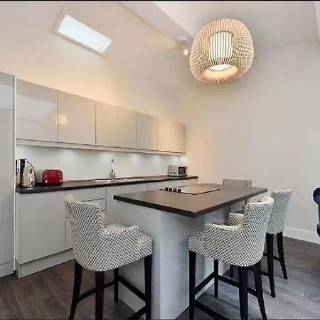 Apartment Modern 3 Bedrooms Flat In South Kensington