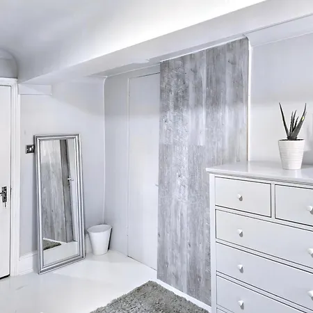 Berkeley Apartment *