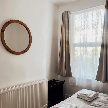 Big 1-bed Flat Elephant & Castle * London