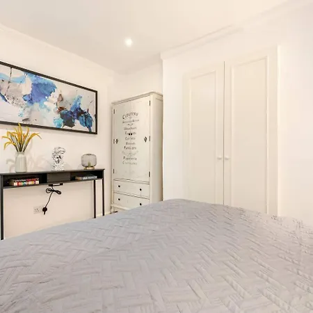 Apartment Secluded Modern Private By Buckingham Palace *