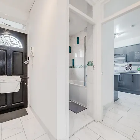 Close To The Us Embassy, 9 Elms - Spacious 1 Bed Appartement