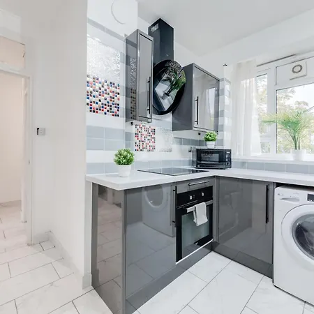Appartement Close To The Us Embassy, 9 Elms - Spacious 1 Bed Londen