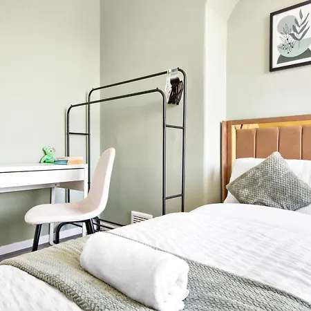 Modern 2 Bed Sleeps 7
