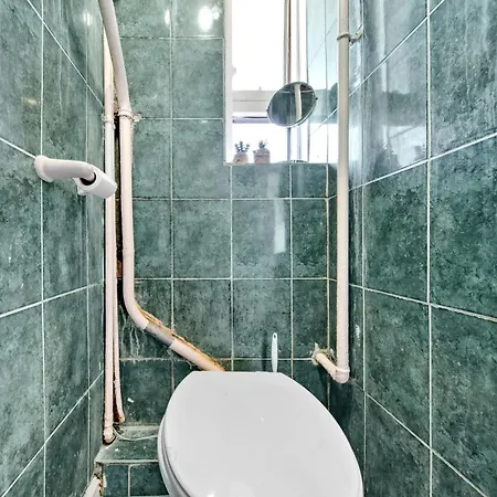 Apartment Modern 2 Bed Sleeps 7 London