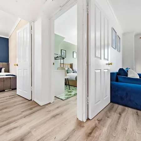 Apartment Modern 2 Bed Sleeps 7