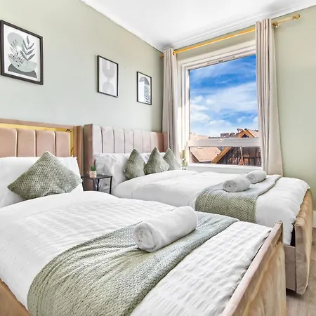 Modern 2 Bed Sleeps 7
