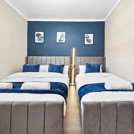 Modern 2 Bed Sleeps 7 Apartment *