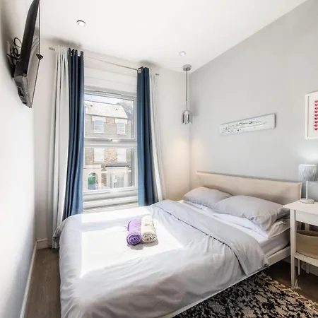 Stylish Flat In West Hampstead דירה
