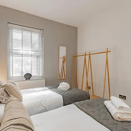 דירה The Stylish Shamrock London Escape - Modern And Airy Apartment With Garden