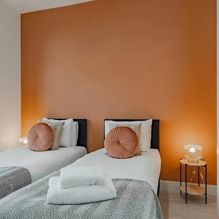 The Stylish Shamrock London Escape - Modern And Airy Apartment With Garden *