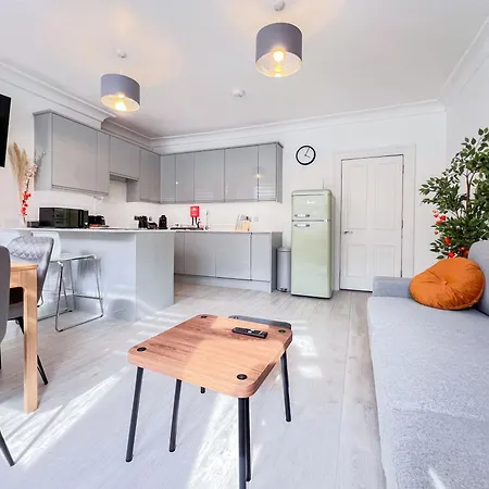 3-bed In The Heart Of Fitzrovia * London
