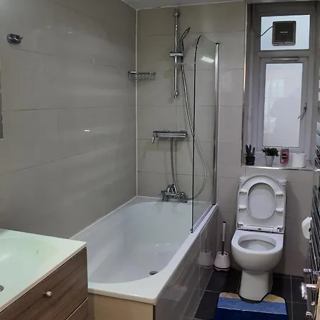 Ideal 2bhk In Upper Berkeley Bk1 アパート