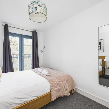 Jacobs Court By Artsy Apartment *