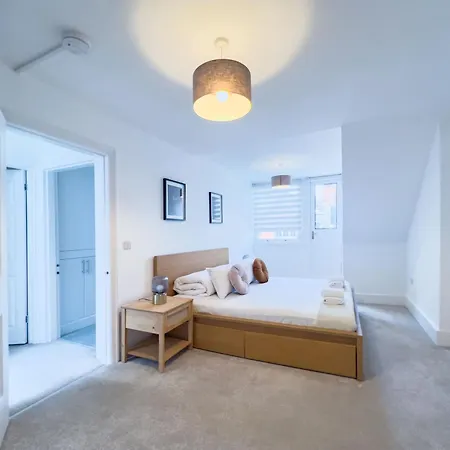 3-bed In The Heart Of Fitzrovia London