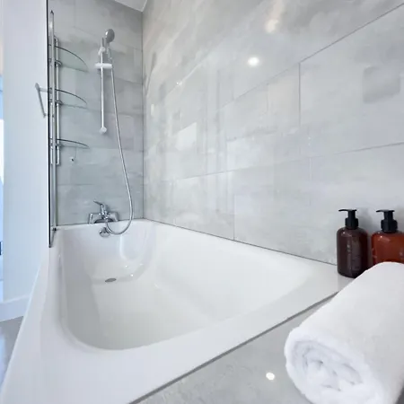 3-bed In The Heart Of Fitzrovia Apartment *