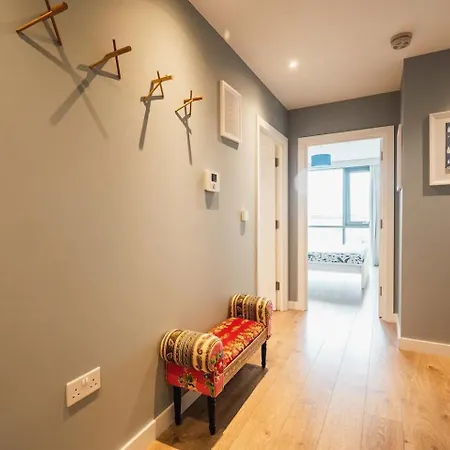 Pass The Keys 3 Bed 2 Bath With Stunning Views From The 8th Fl
