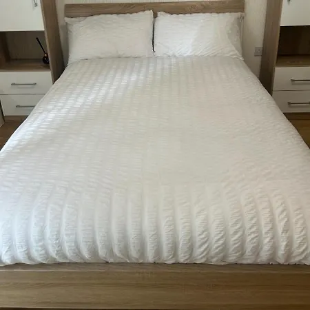 1-bed Sleeps 4 To Shops & Transport * Londen