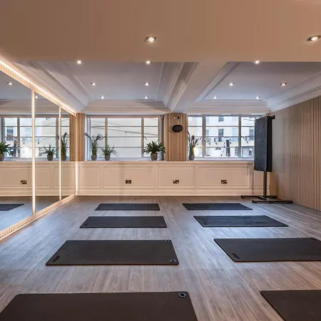 The Level At Melia White House Hotel