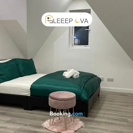 Last-minute Reserves L Premium Deals L Luxury & Modern 1 Bedroom 5plus Guests Couples Families Business Sleepova Short Lets & Serviced * لندن