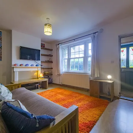 Casa vacanze Pass The Keys Charming Near Thames Dlr *