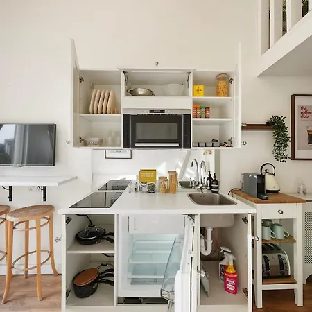 Chic Mezzanine With Balcony Apartamento