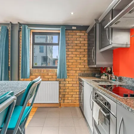 Waterloo - Modern And Industrial 2 Bed - Close To Bridge, Sleeps 6 דירה