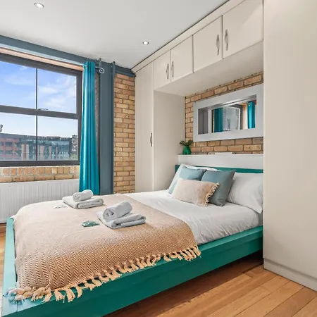 Waterloo - Modern And Industrial 2 Bed - Close To Bridge, Sleeps 6 דירה לונדון