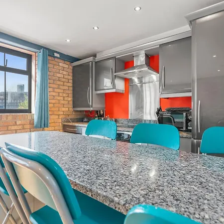 Waterloo - Modern And Industrial 2 Bed - Close To Bridge, Sleeps 6 לונדון