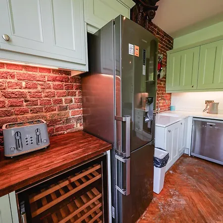 Paddington, Classic Two Bedroom