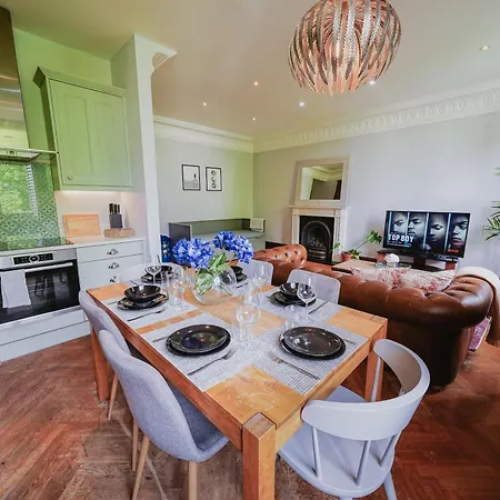 Paddington, Classic Two Bedroom *