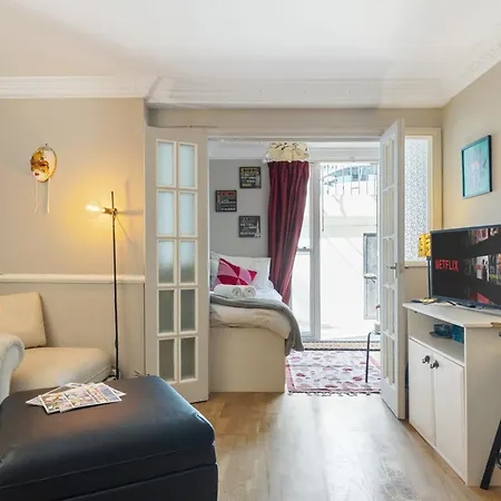 Apartment W2 Stylish And