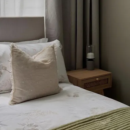 Stunning 2br In The Heart Of Chelsea London